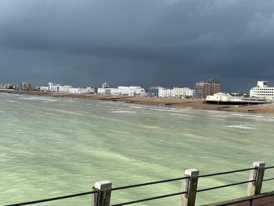 House By The Sea, Worthing Villa Екстериор снимка