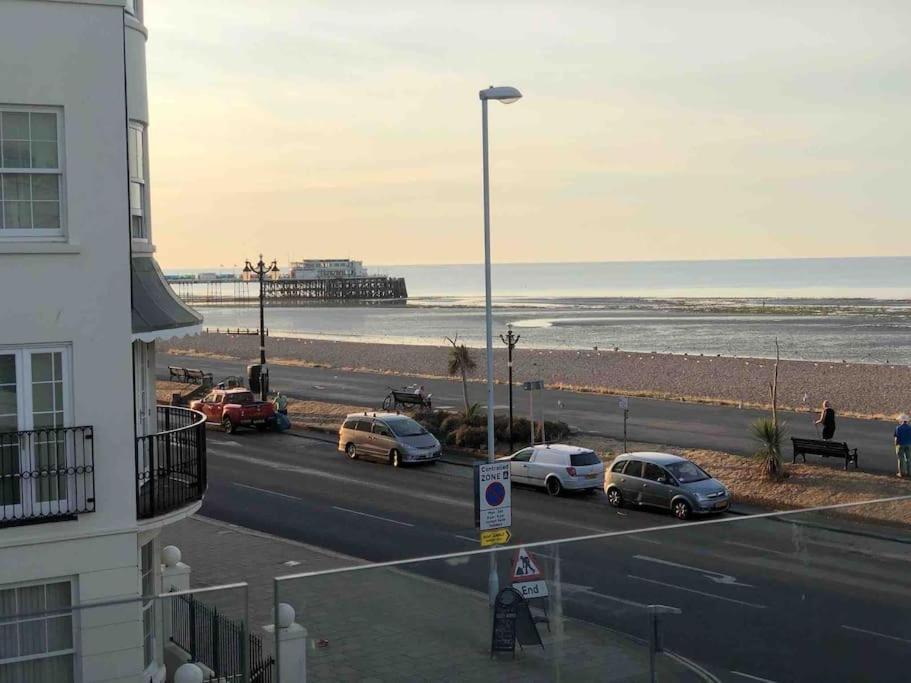House By The Sea, Worthing Villa Екстериор снимка