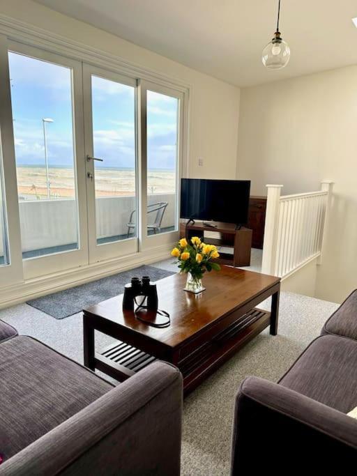 House By The Sea, Worthing Villa Екстериор снимка