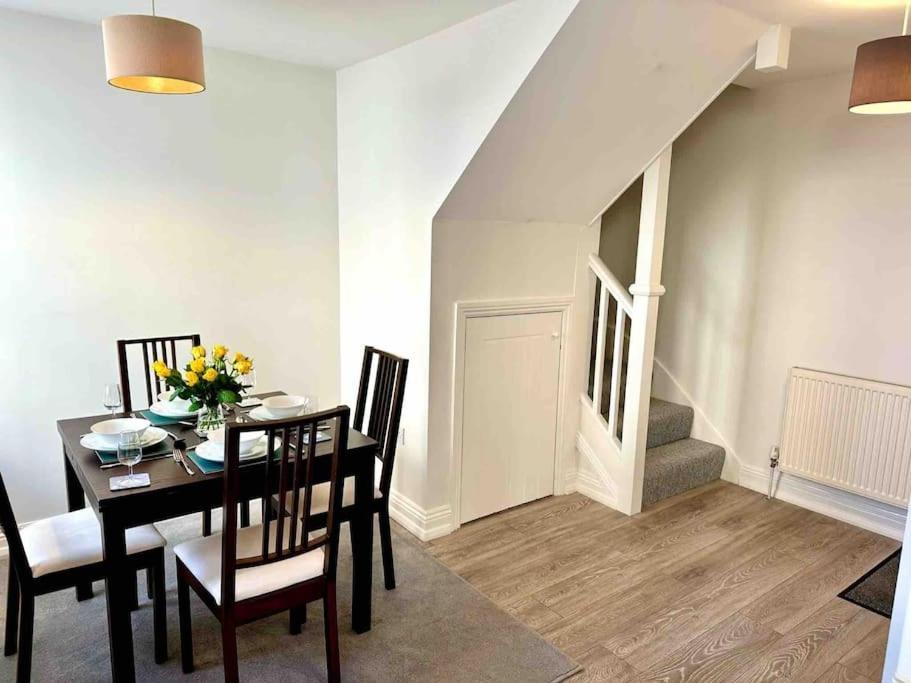 House By The Sea, Worthing Villa Екстериор снимка